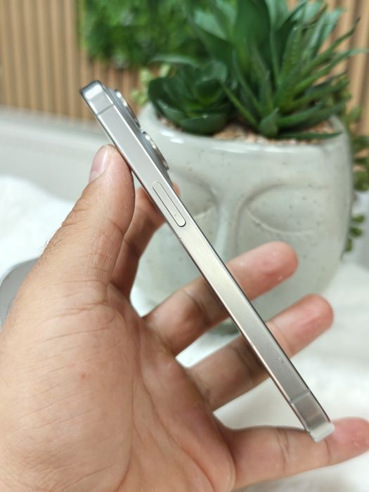 iPhone 15 Pro 1 TB 90% Baterie