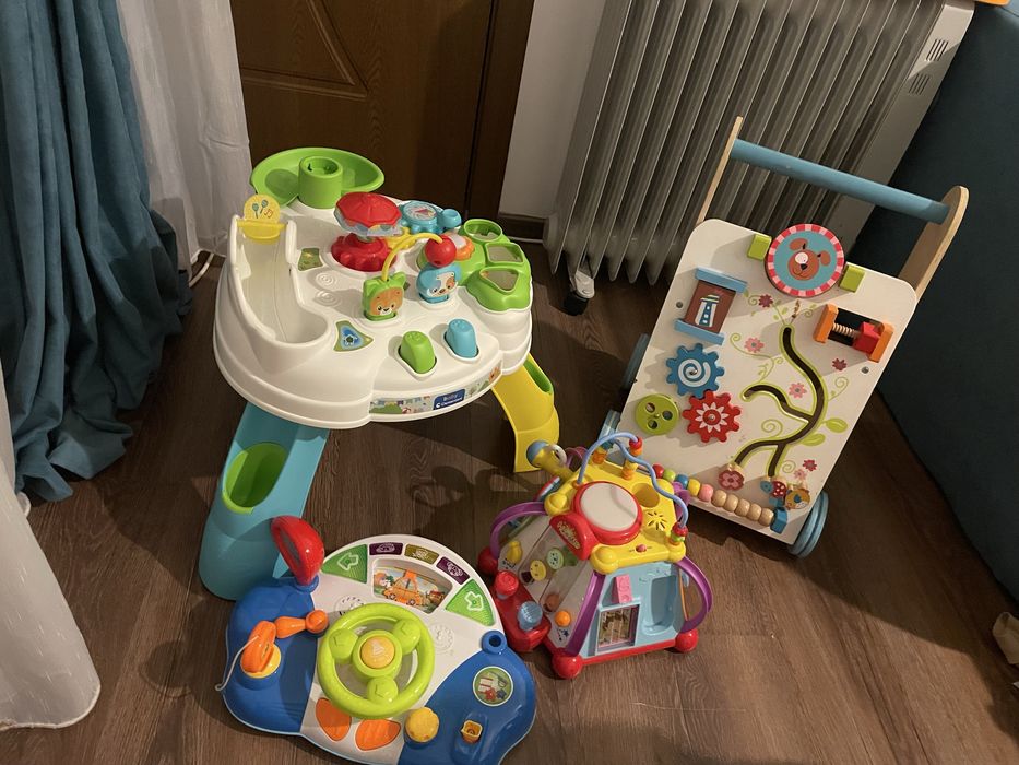 Jucarii interactive bebelus 0-1 an