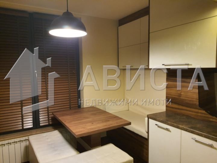 Дава се под наем Тристаен апартамент в София, Център - 86 кв.м за 1000 € - Снимка #5