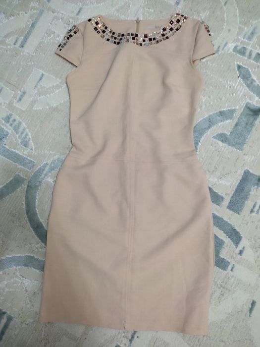 Киимдер сатылады