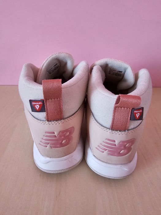 Боти New Balance номер 35