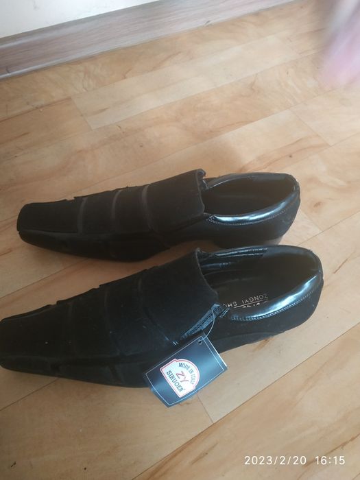 Продам мужские модельные туфли