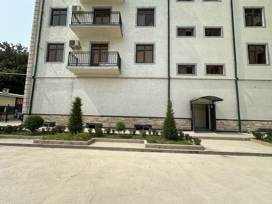 Gulistonda yangi qurilgan domda ideal rimontli dom