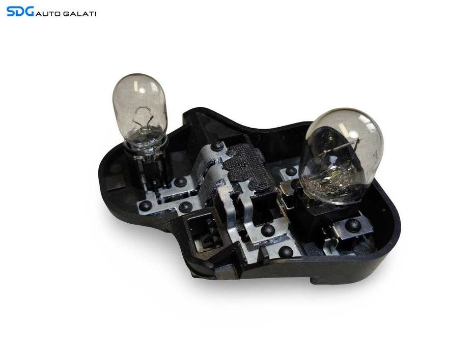 Soclu Suport Bec de pe Tripla Lampa Stop Dreapta de pe Haion Hayon Portbagaj Volkswagen Golf 6 Hatchback Scurt 2008 - 2013 Cod 5K0945260 [LS0896]