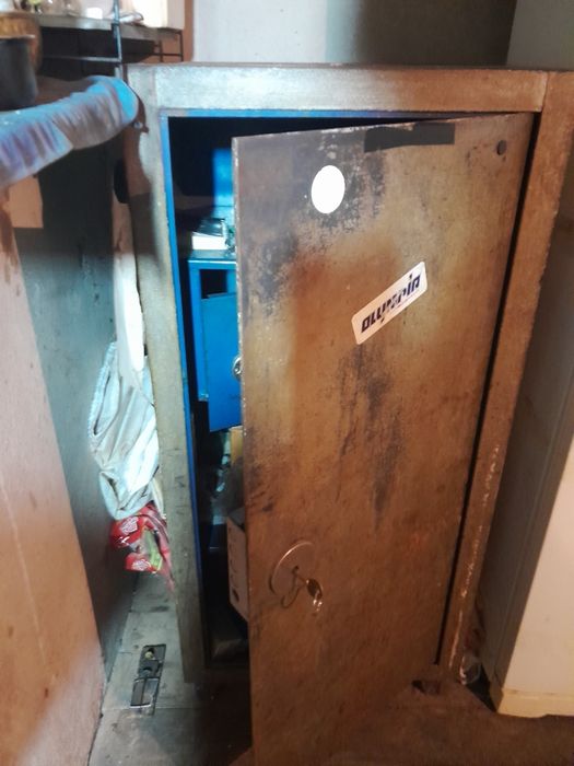 Сейф советский прочный