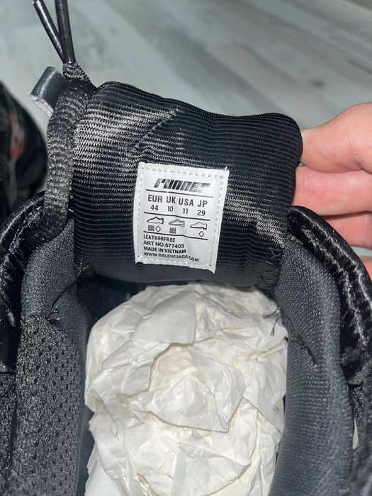 Balenciaga runner graffiti