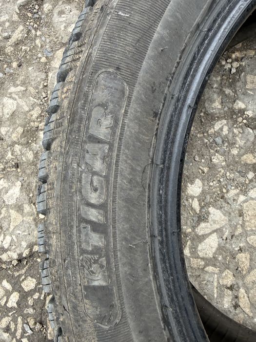 2 броя зимни гуми Tigar 225/50 R17 Dot 0824 ном 504