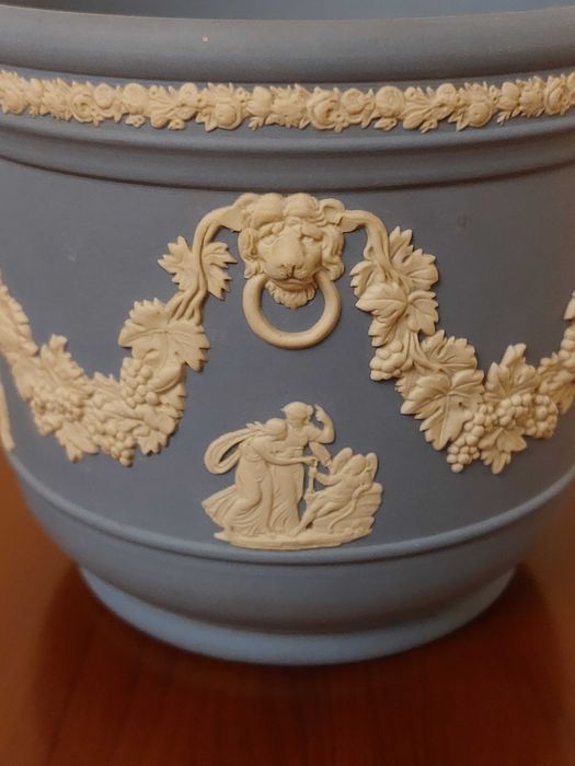 Set jardiniera & Vaza Wedgwood Jasperware