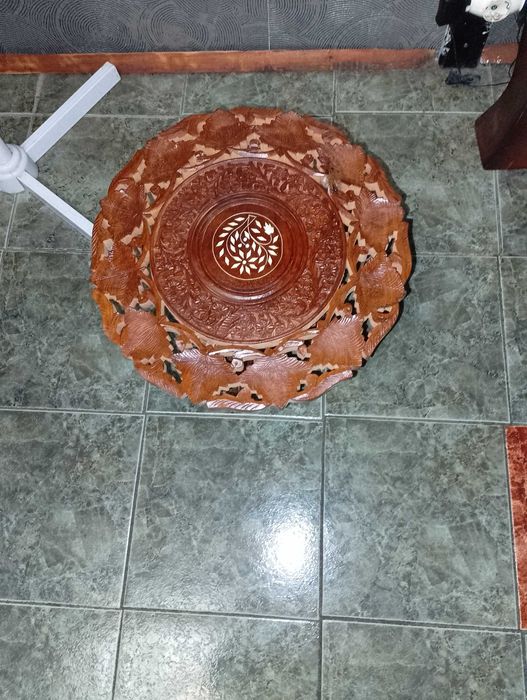 Колекционерски чекрък и колекционерска масичка