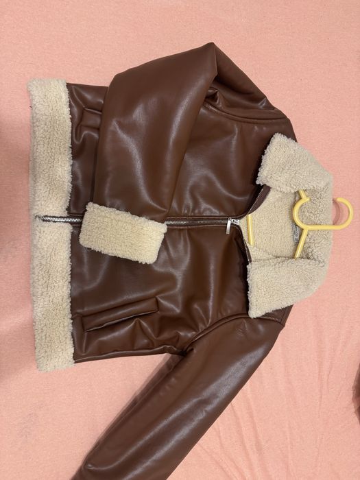 Дамско кожено якенце