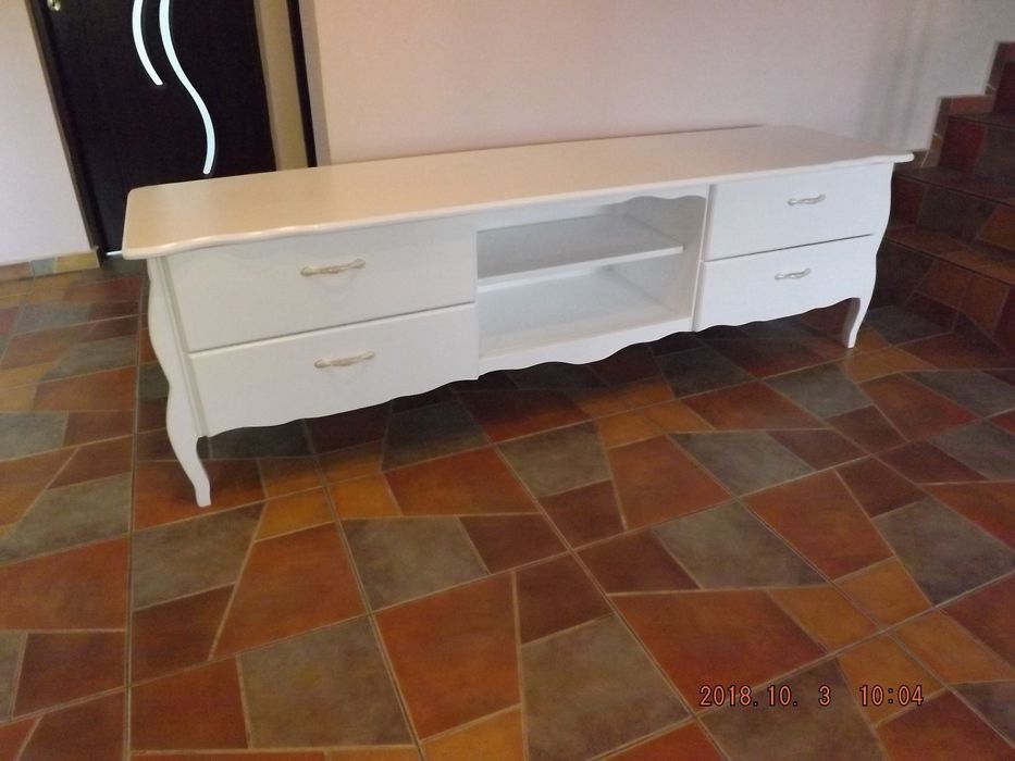 Comode din lemn masiv, modele vintage