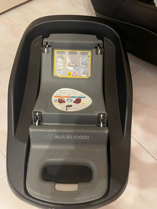 Столче за кола Maxi-Cosi Pearl с Isofix система FamilyFix