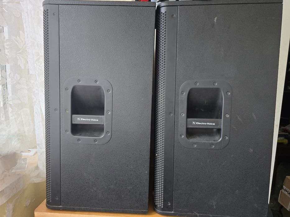 PACHET boxe elx 115, mixer beringer pmp400