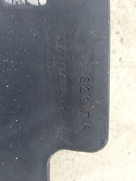 Grila capota dodge journey 05178502ae