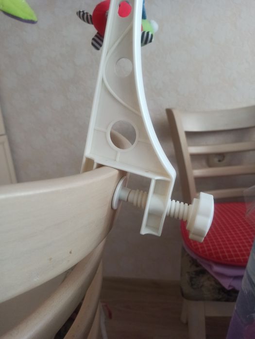 Продавам въртяща музикална въртележка