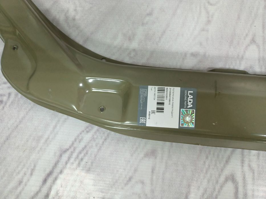 Телевизор,верхняя часть Приора 1, 2.