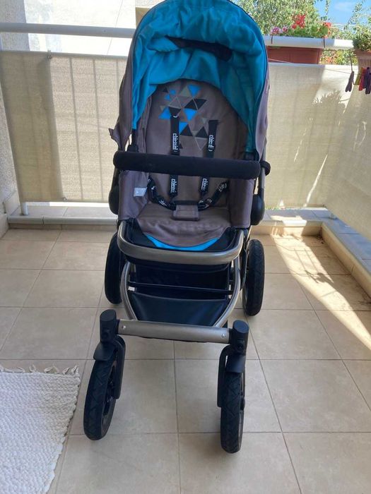 Предлагам употребявана детска количка в много добро състояние.