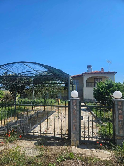 Двуетажна къща Паралия Кариани, Гърция