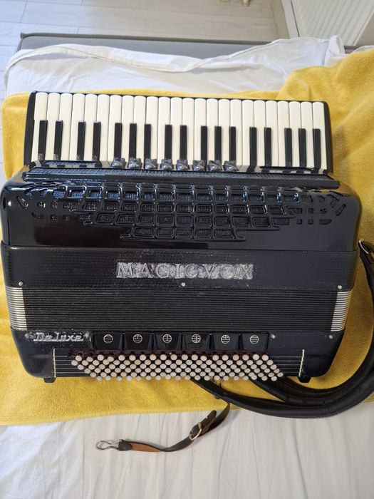 Vind acordeon profesional italian MAGIKVOX