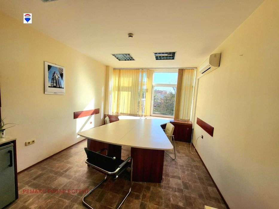 Дава се под наем Офис в Русе, Център - 45 кв.м за 306 € - Снимка #1