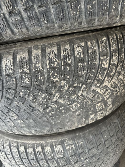 Комплект шипованных шин