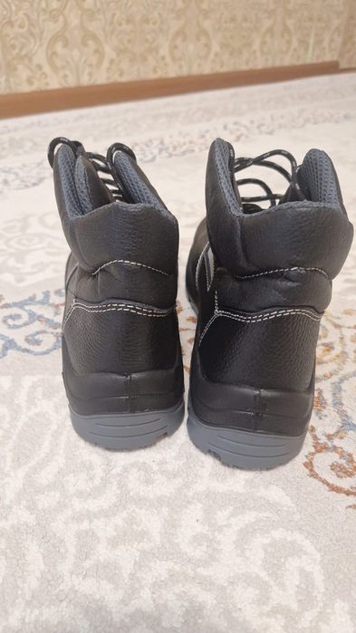 Спец ботинка . размер 42