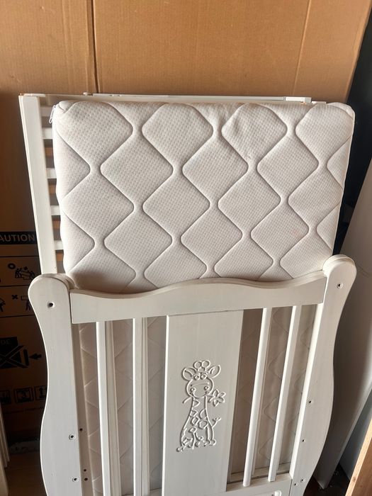 Pătuț bebe cu saltea inclusă