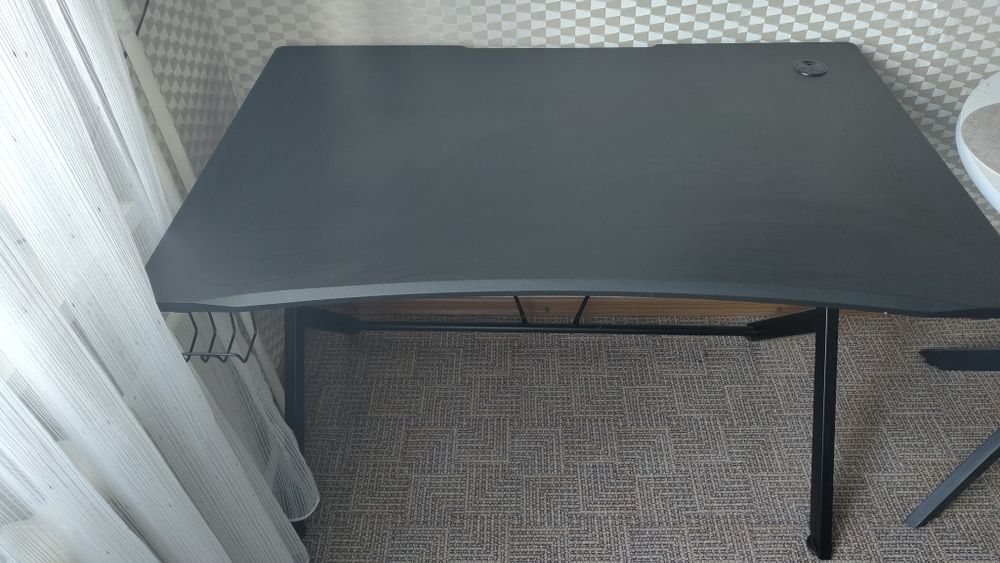 Стол компьютерный