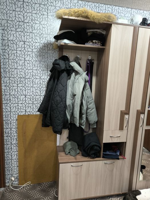 Отдам бесплатно прихожую!