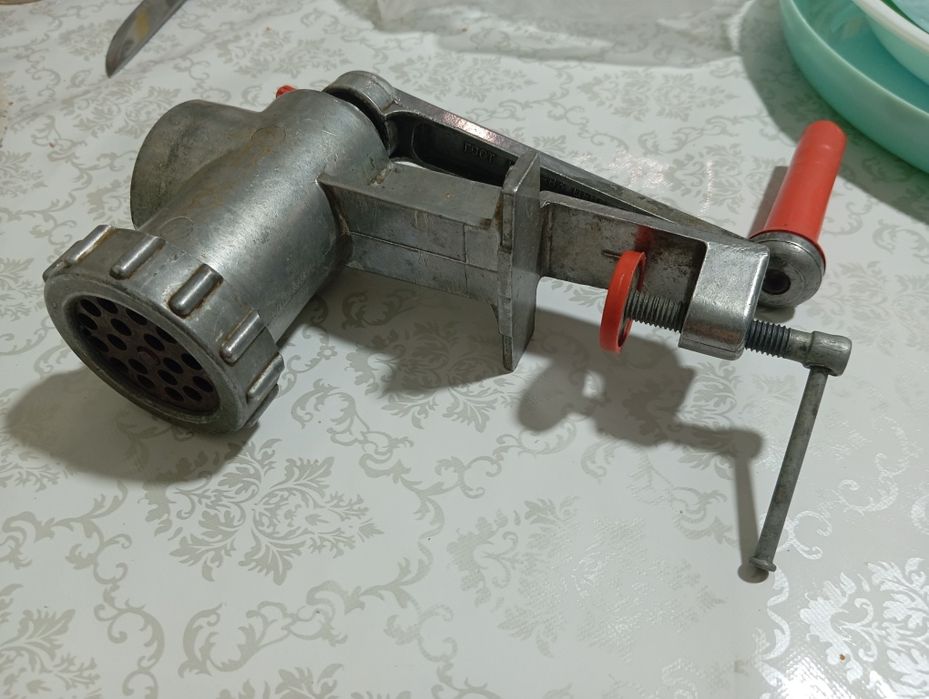 Продаю мясорубку