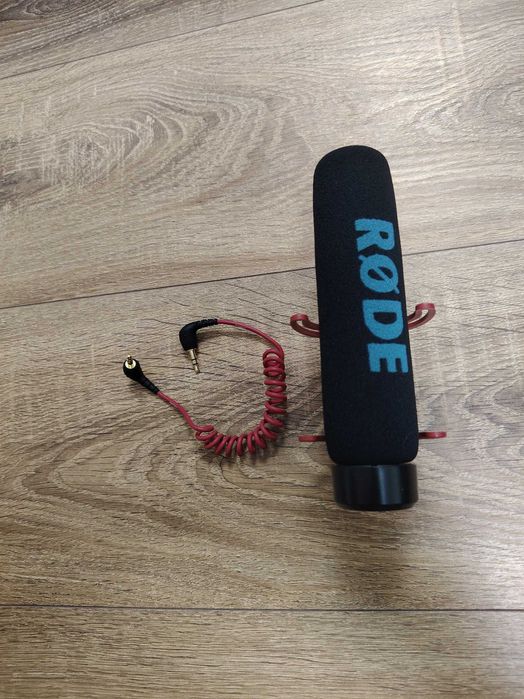 Microfon de vânzare