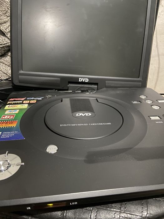 DVD мобильный складной