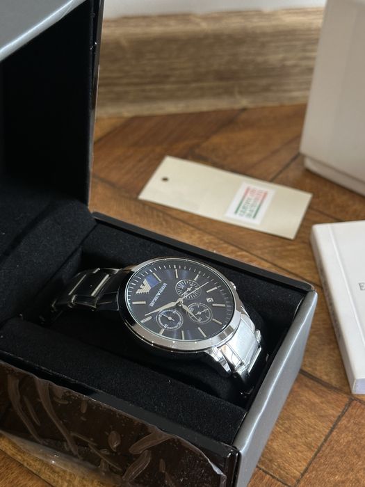 Часовник Emporio Armani сребрист AR2448, чисто нов