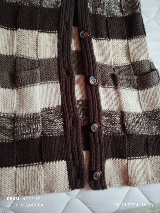 Продавам нова жилетка.