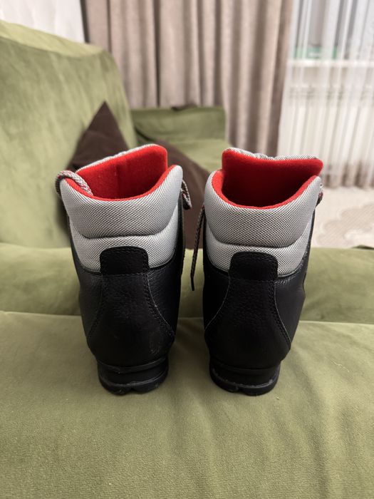 Лыжные ботинки в хорошем состянии