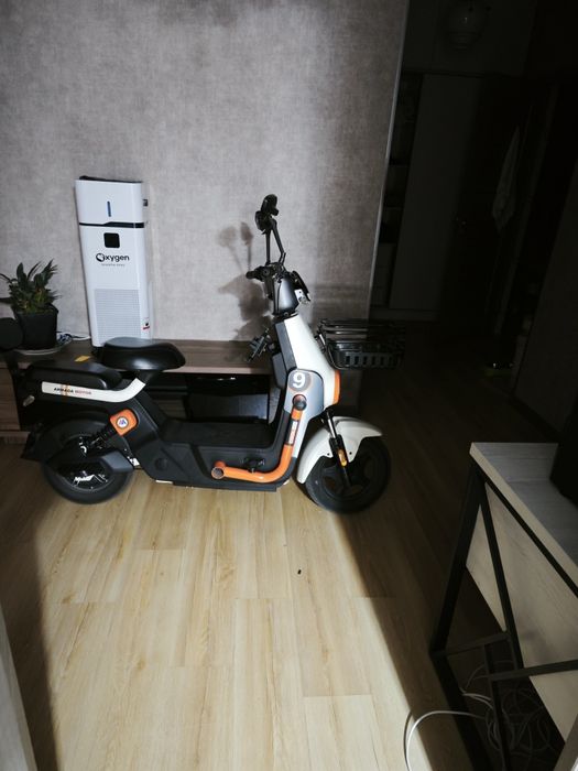 Скутер 2025,почти новый