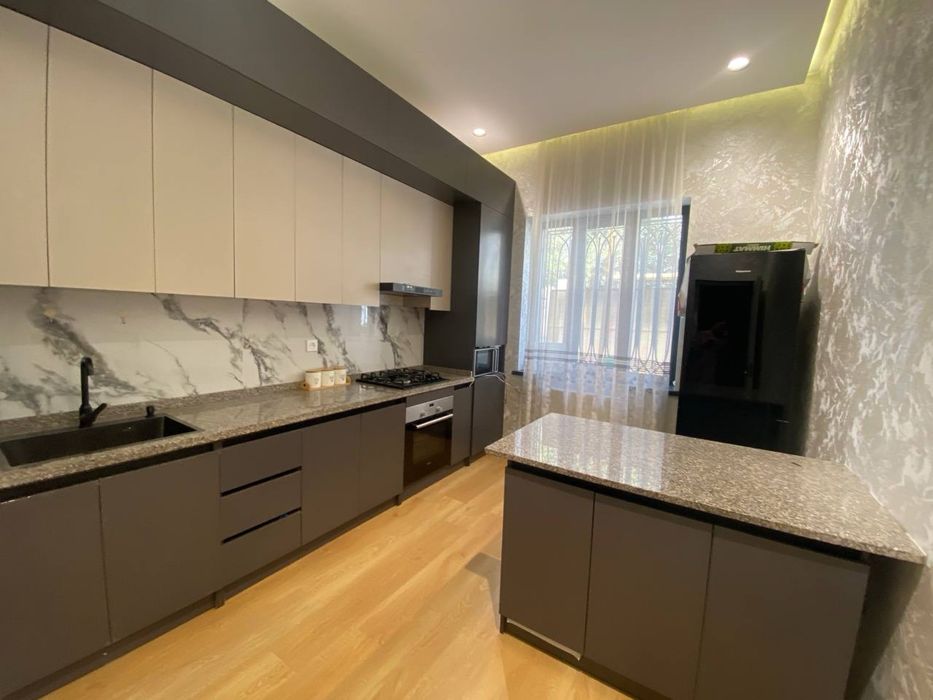 Srochno sotiladi sergili 2-bekat 4+xona 1-etaj