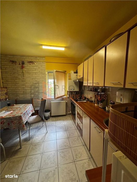 Apartament 2 camere confort  1 semidecomandat  zona Crang
