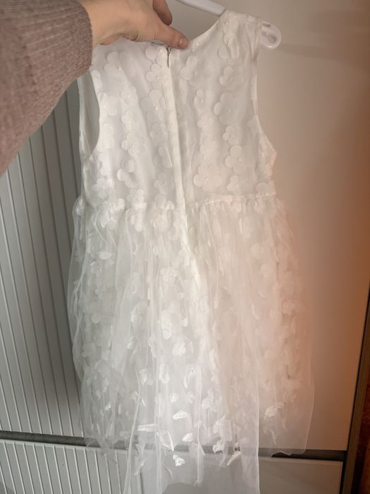 Платье на девочку нарядное