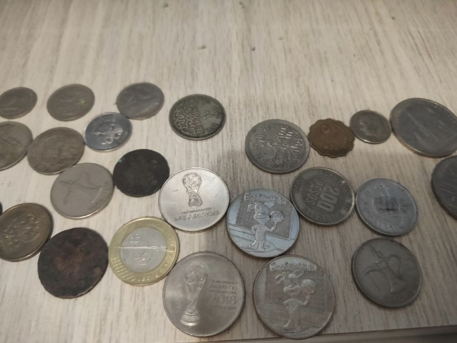 Продам монеты серебро и юбилейки