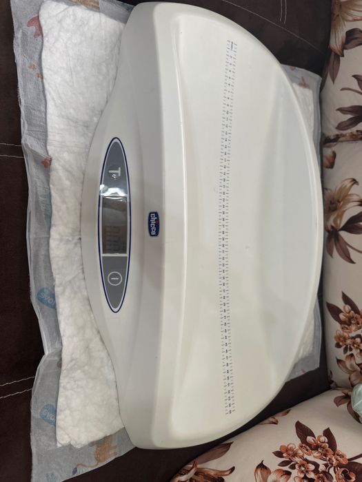 Електронна везна за бебе