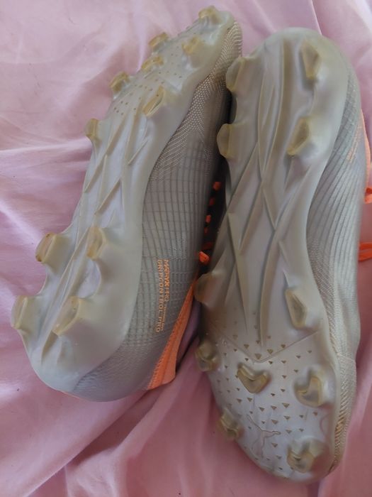 Ghete Puma cu crampoane de vinzare