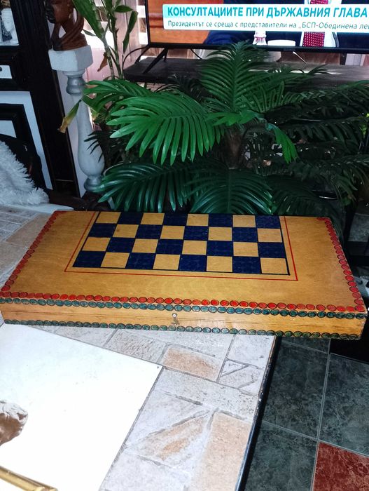 Шах-табла 34/34 с дървени фигури и пулове