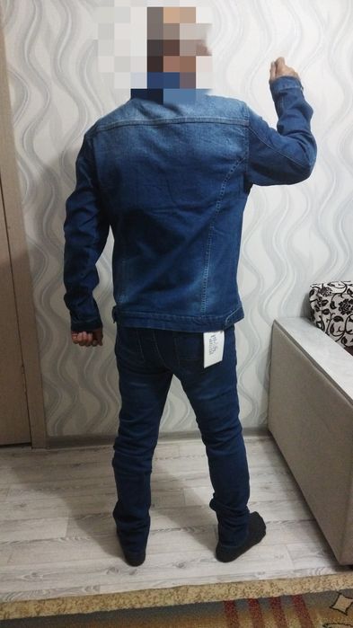 Продам джинсовый костюм