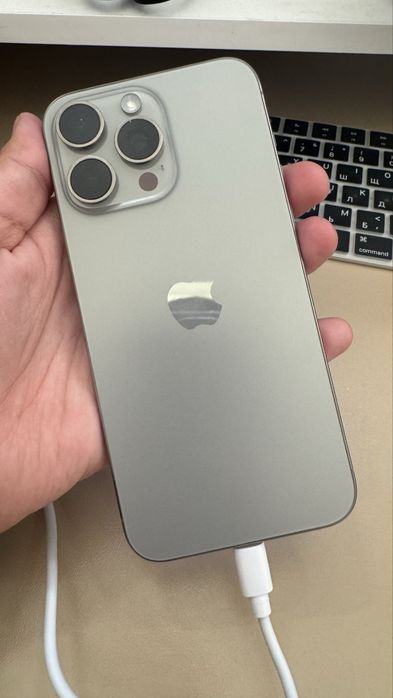 Iphone 15 pro max 256 gb (оригинал,состояние идеал)