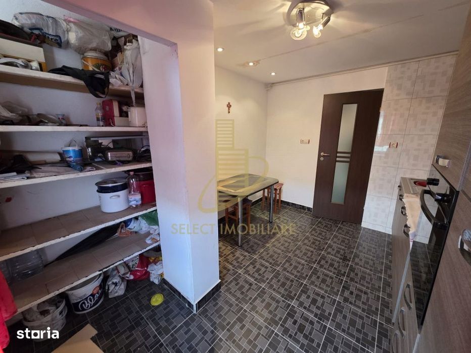 Apartament de 3 camere, decomandat, 66 mp., zona Sens