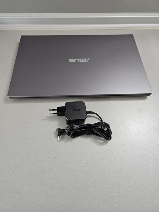 Asus X515M лаптоп