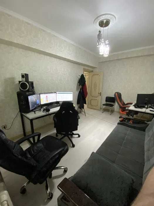 4/1/4 Ц-5 Рядом с Корзинкой и Посольством Германии. Подходит под офис.