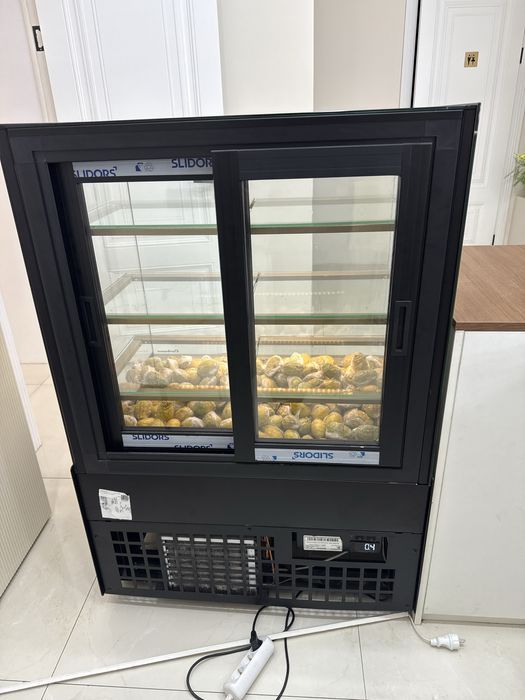 Витринный холодильник