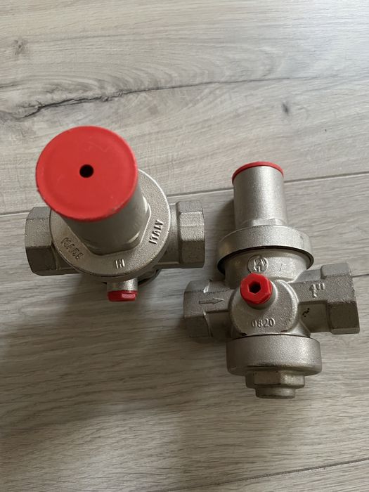 Редуктор/регулятор давления воды